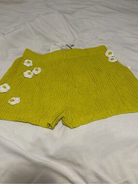 NWT Anthropologie Flat White Knit Floral Accent Women's Shorts - Lime Green Sml
